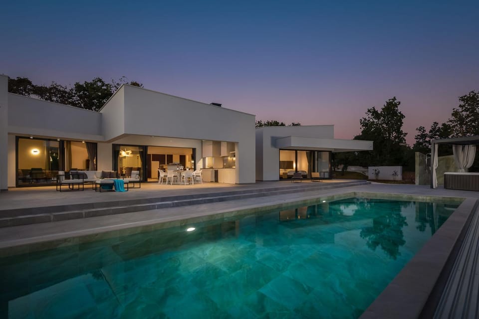 Patio, Pool view
