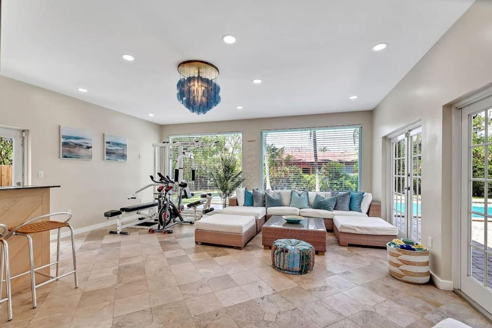 Villa Rustica 5 Bedroom 3 Bath with Pool Next to River 1800 House in Miami