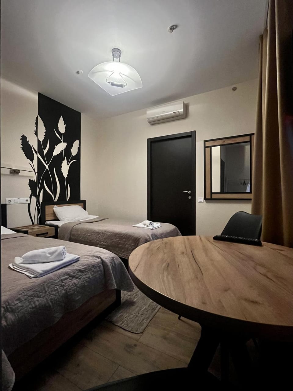 Photo of the whole room, Bedroom, fireplace, air conditioner