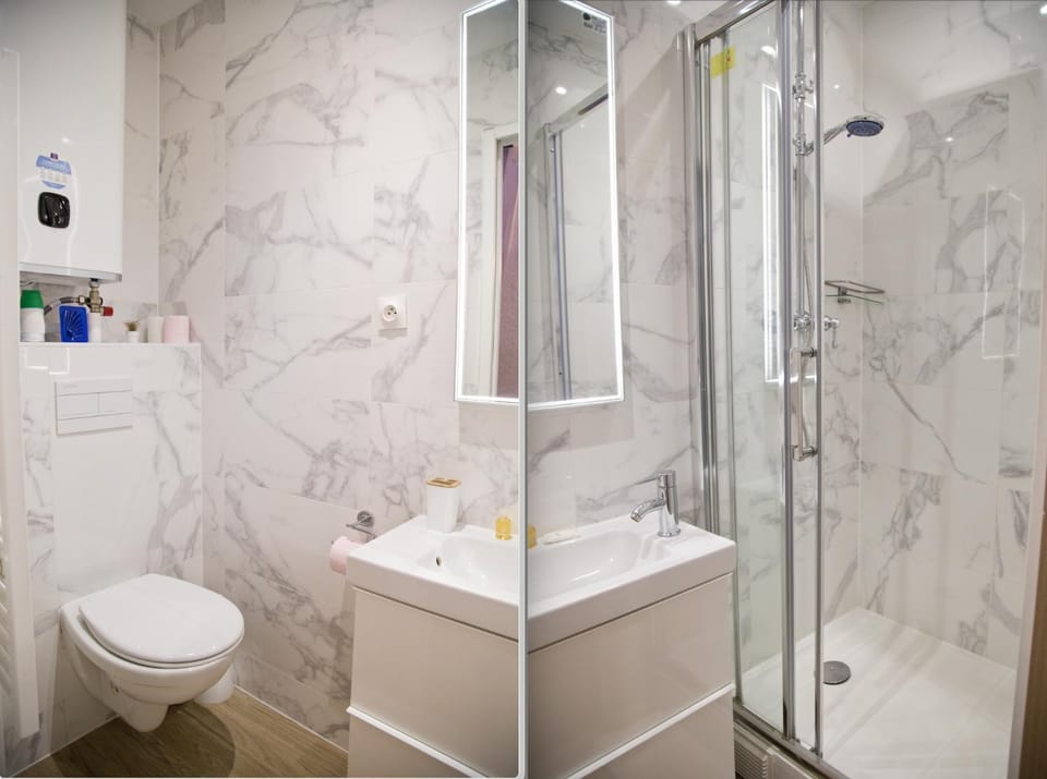 Valentine - Authentic Design Large Studio Notre-Dame Seine Walk Apartment in Paris