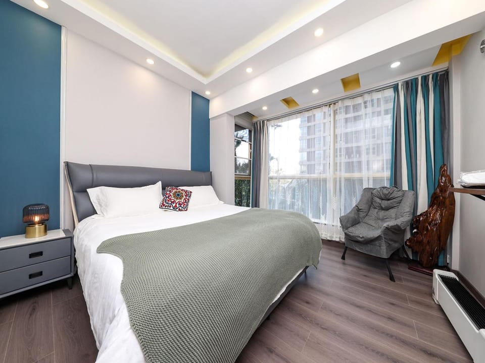Bed, Photo of the whole room, Bedroom