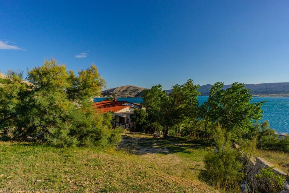 Mountain view, Sea view