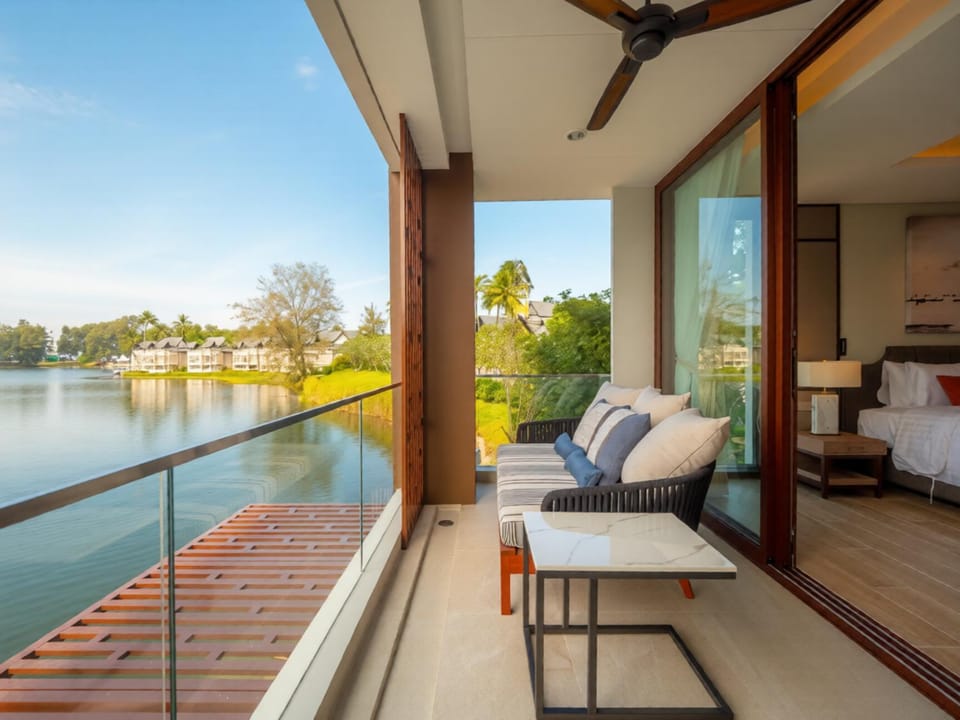 Patio, Natural landscape, View (from property/room), Lake view, sunbed