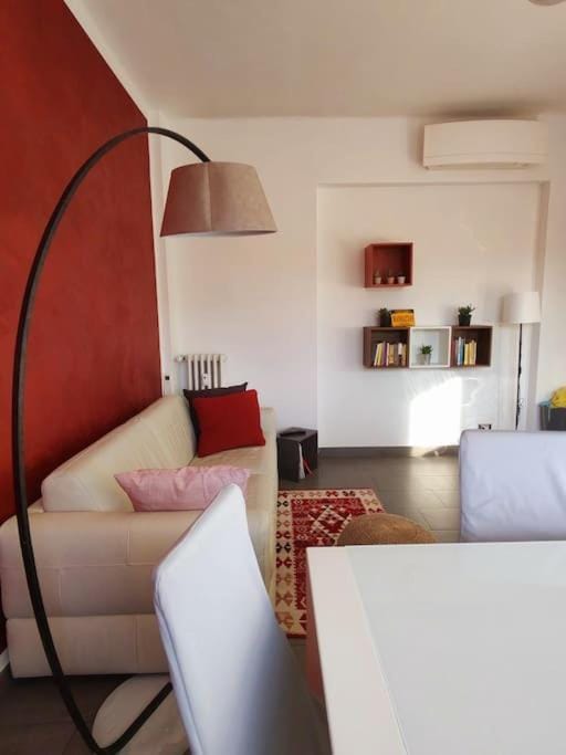 Living room, Seating area, Dining area, air conditioner