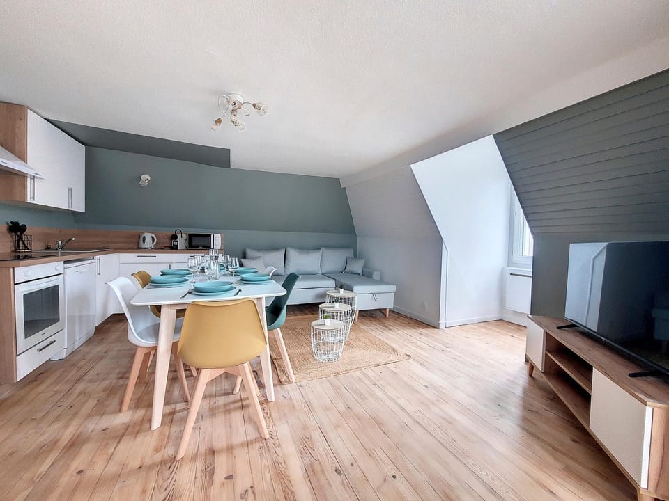 TV and multimedia, Kitchen or kitchenette, Living room, Seating area, Dining area, minibar, pet friendly, stove