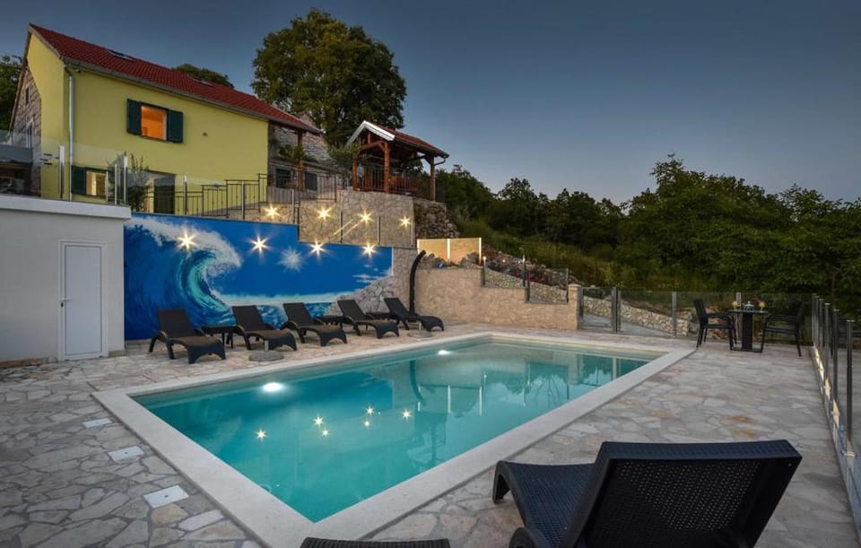 Property building, Swimming pool
