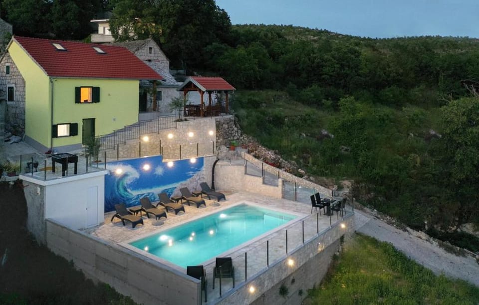 Property building, Natural landscape, Swimming pool