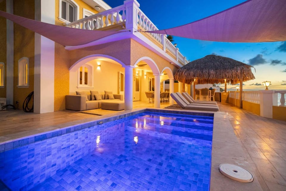 Oceanfront villa Casa Mar Azul Villa in Venezuela