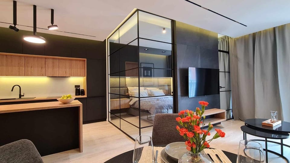 Kitchen or kitchenette, Seating area, Dining area, Bedroom