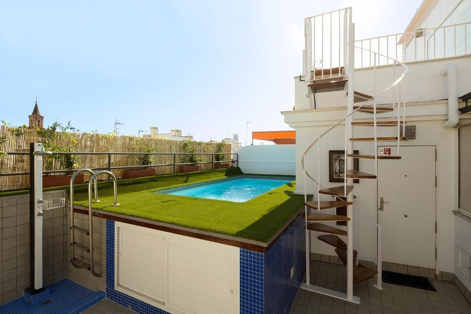 Balcony/Terrace, Balcony/Terrace, Swimming pool, Swimming pool