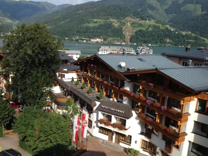 Lake view appartment in Zell-am-See city centre Apartment in Zell am See