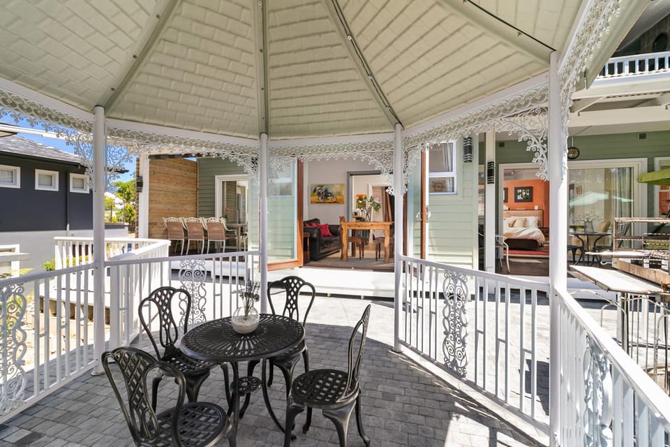 Patio, Day, Balcony/Terrace, Seating area
