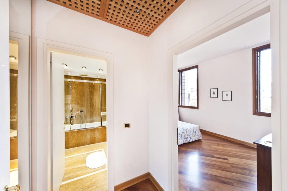 Shower, Bed, Bathroom, Photo of the whole room, Decorative detail, Bedroom, Bath, towels
