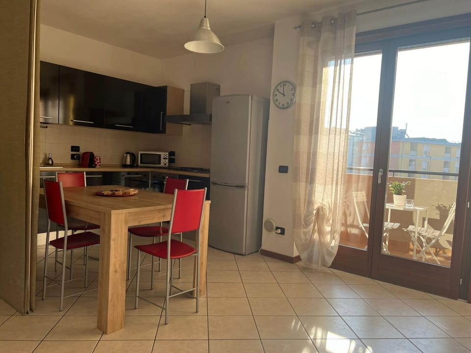 Kitchen or kitchenette, Breakfast