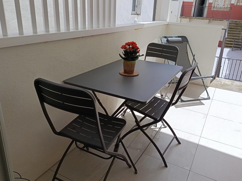 Appartement Hestia F1 bis + terrasse hyper centre Apartment in Jura