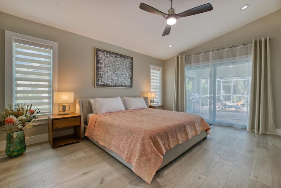 VILLA VANITY - 3 BEDS - 3 BATHS - 6 GUESTS - GULF ACCESS & POOL/SPA - INCL.10% OFF BOAT RENTAL Villa in Cape Coral