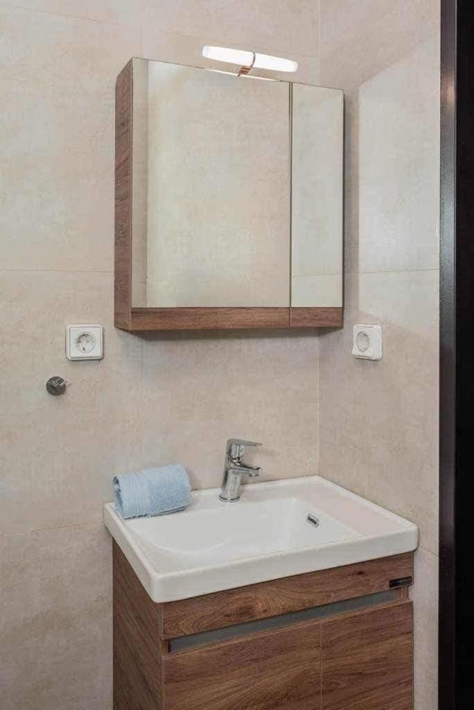 Condo next to metro st Athens! Apartment in Athens