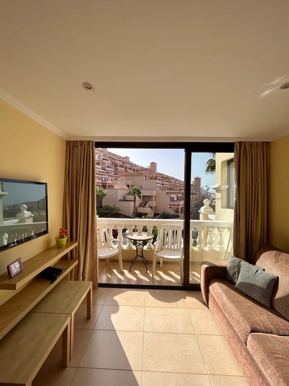 Superb Studio in Castle Harbour C011 Apartment in Los Cristianos