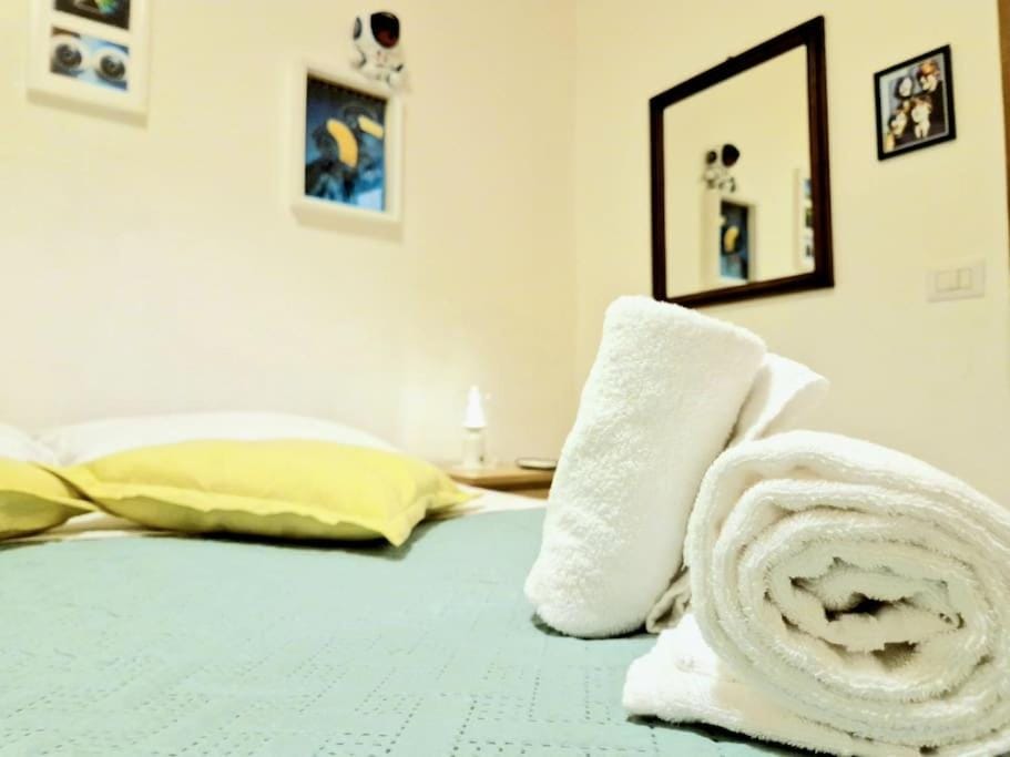 Bed, Decorative detail, Bedroom