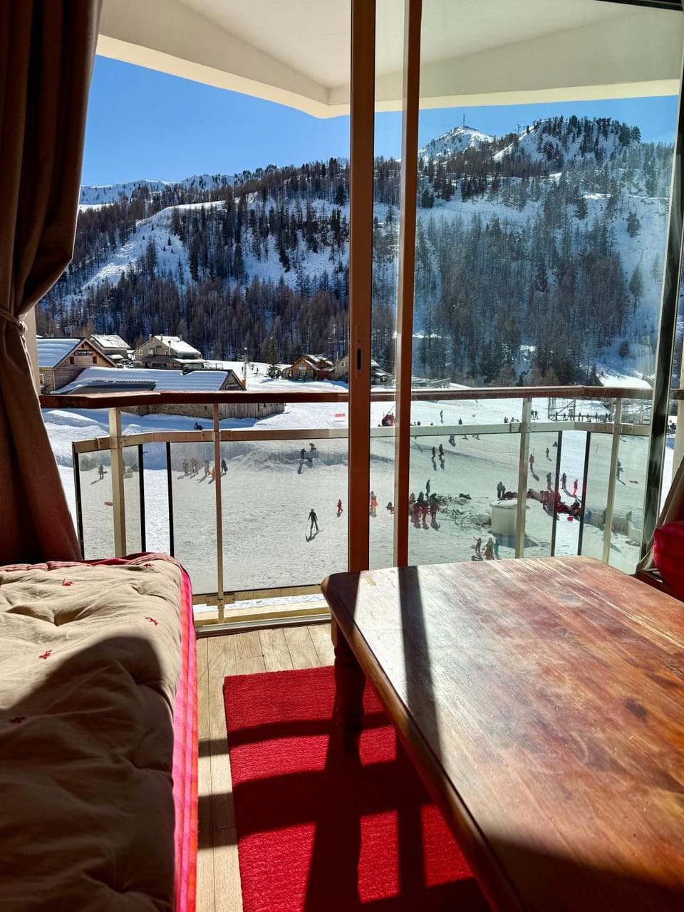 Appartement Front de neige Apartment in Isola