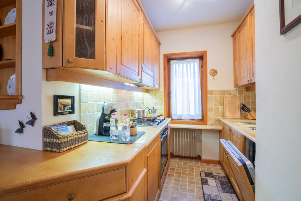 Coffee/tea facilities, Kitchen or kitchenette, dishwasher, minibar, pet friendly, stove