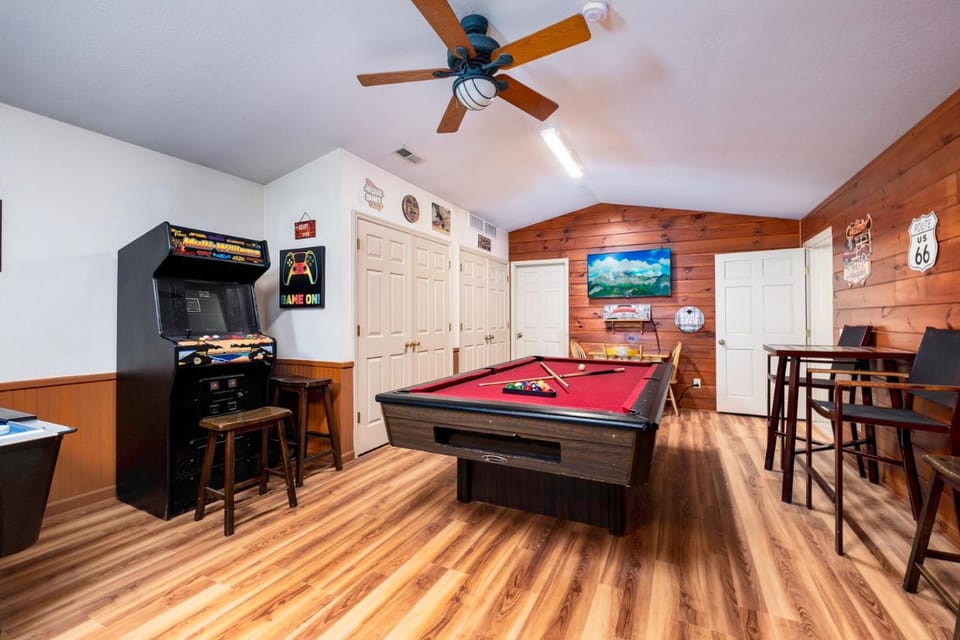 Adventure Lodge Villa in Gatlinburg