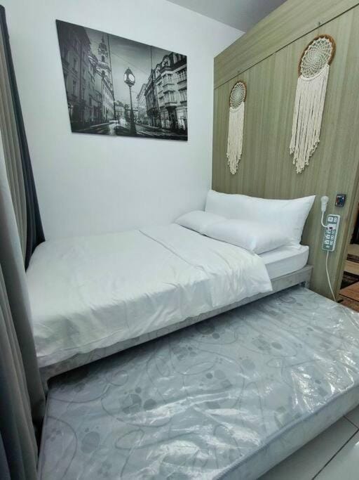 LshStaycation Breeze Residence in Pasay near PICC Apartment in Pasay