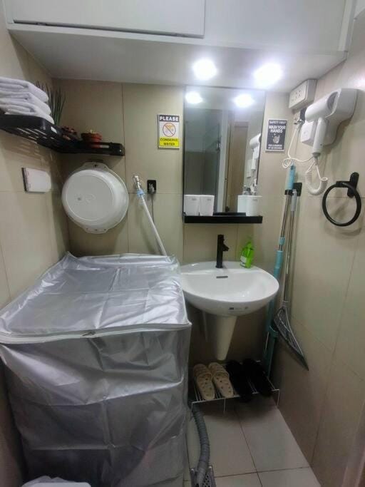 LshStaycation Breeze Residence in Pasay near PICC Apartment in Pasay
