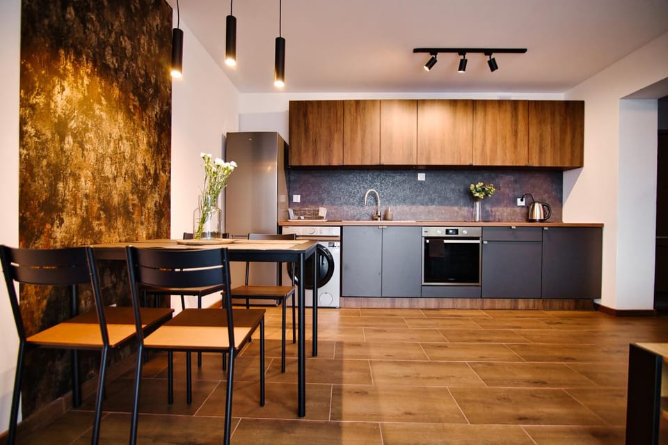 Kitchen or kitchenette, dishwasher, pet friendly, stove