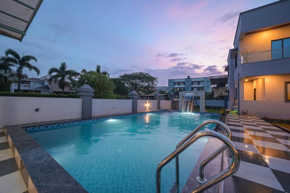 Property building, Swimming pool