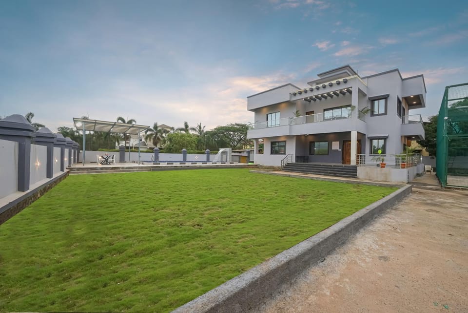 Property building, Garden