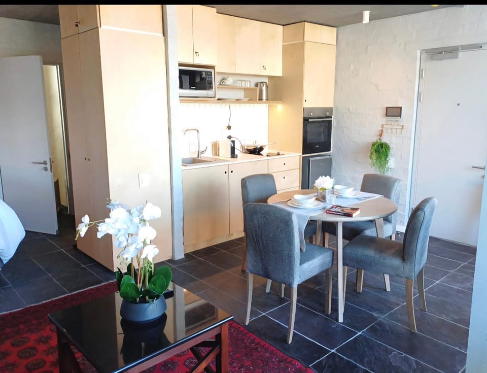 QUEENS BEACH STUDiO HALAAL Apartment in Sea Point