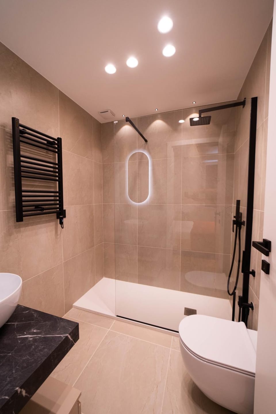 Shower, Toilet, Bathroom, towels