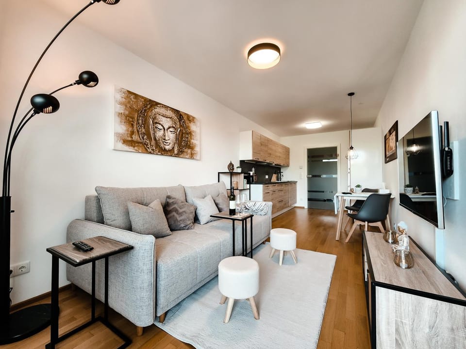 Communal lounge/ TV room, TV and multimedia, Kitchen or kitchenette, Living room, Dining area, kitchen