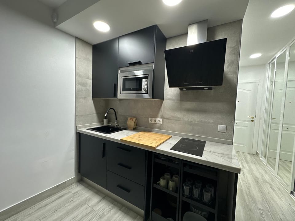 minibar, stove, kitchen