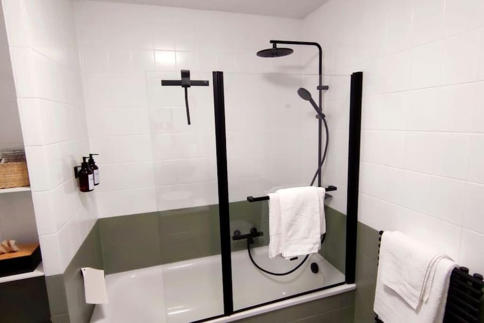 Bathroom, towels