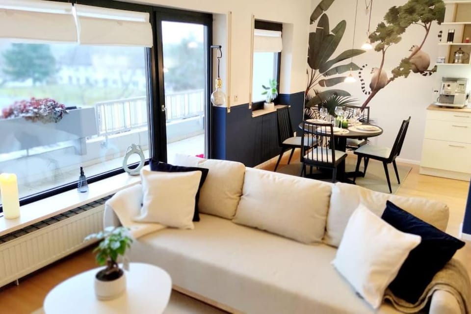 Living room, Seating area, Dining area