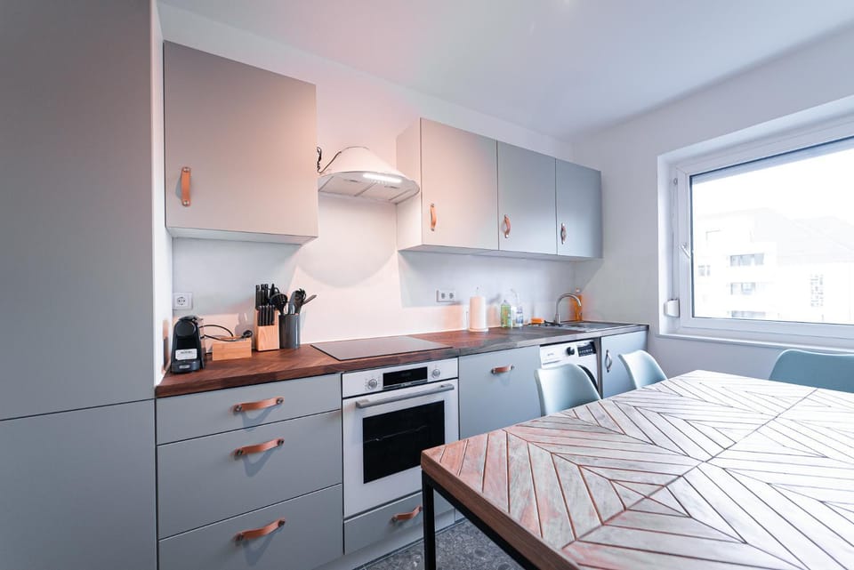 Kitchen or kitchenette, Dining area, pet friendly, stove