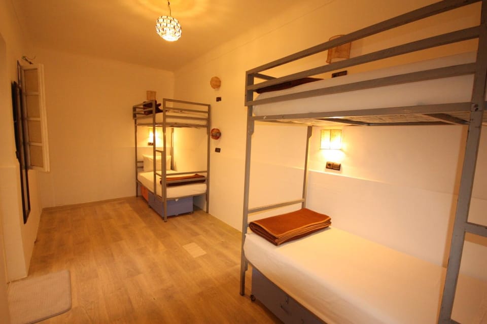 Bed, bunk bed
