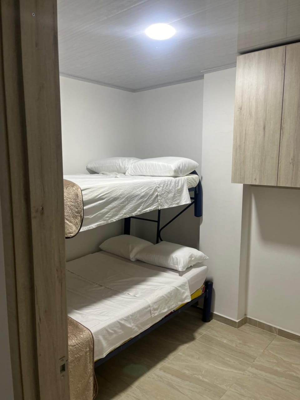 Bedroom, bunk bed