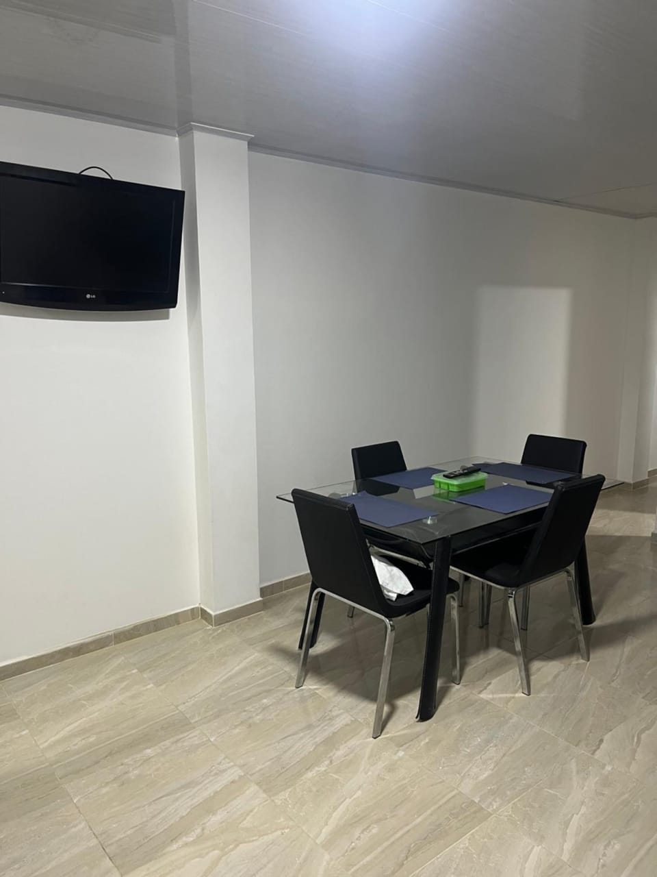 Communal lounge/ TV room, Dining area