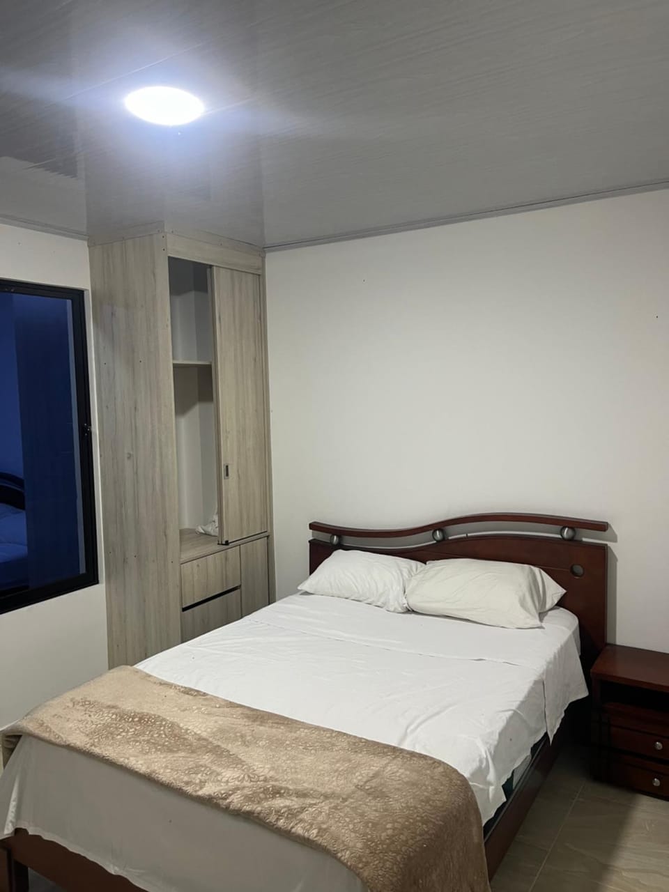 Bed, Photo of the whole room, Bedroom