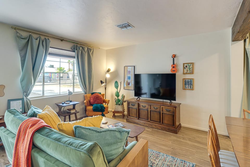 Spacious Yard + Patio: Central Tucson Retreat! House in Tucson