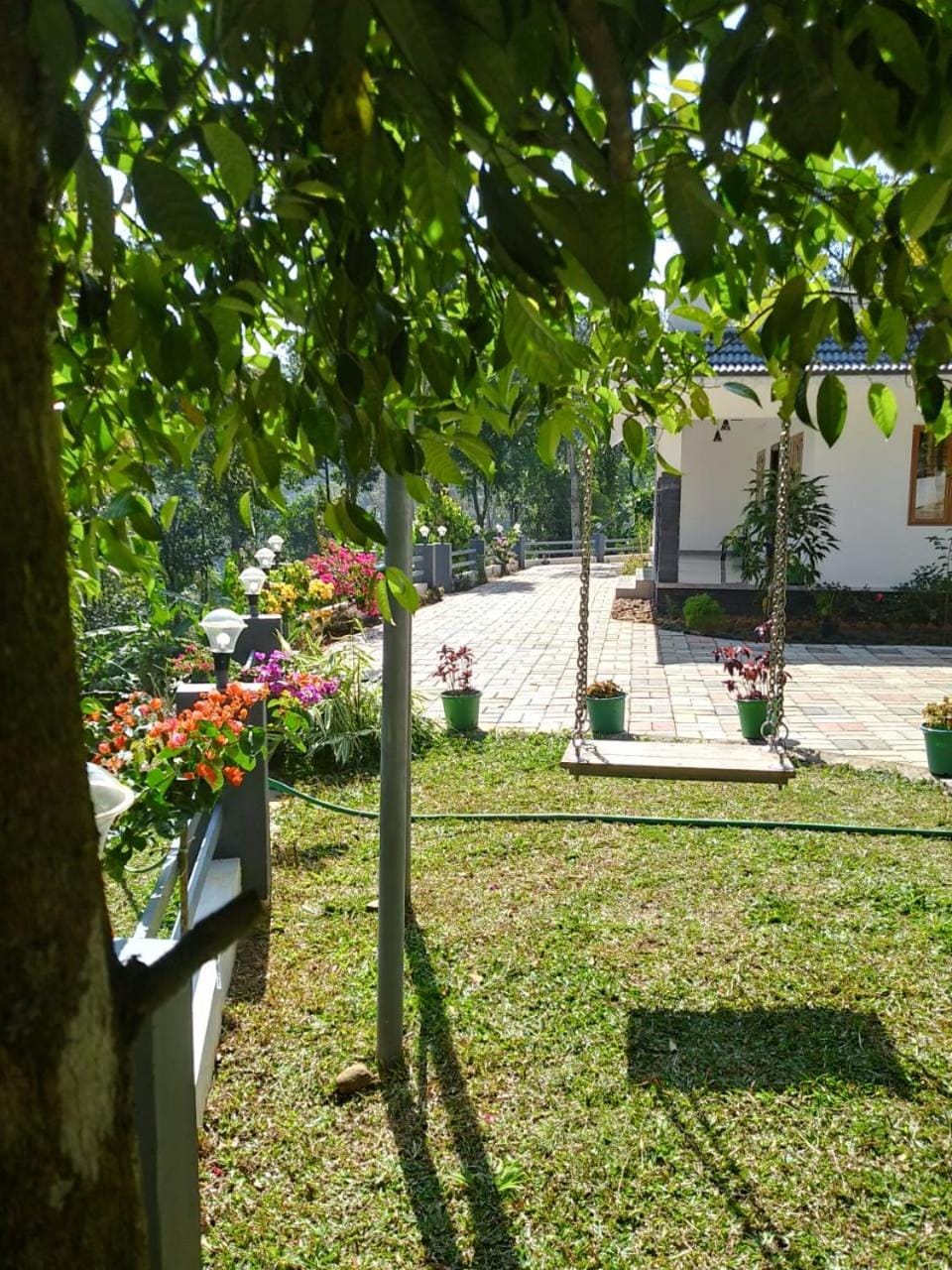 Vagamon 4 large family Rooms & 20 bunk beds apartment 812'983'5682 Inn in Kerala