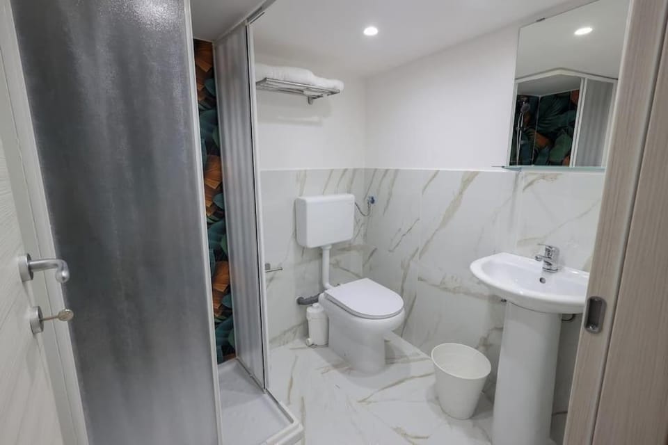 Toilet, Bathroom