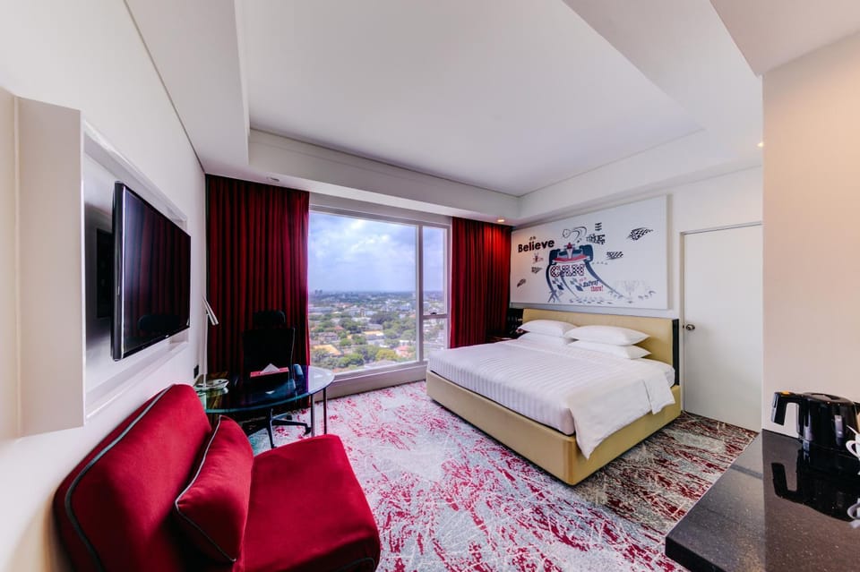 Photo of the whole room, Bedroom, hair dresser