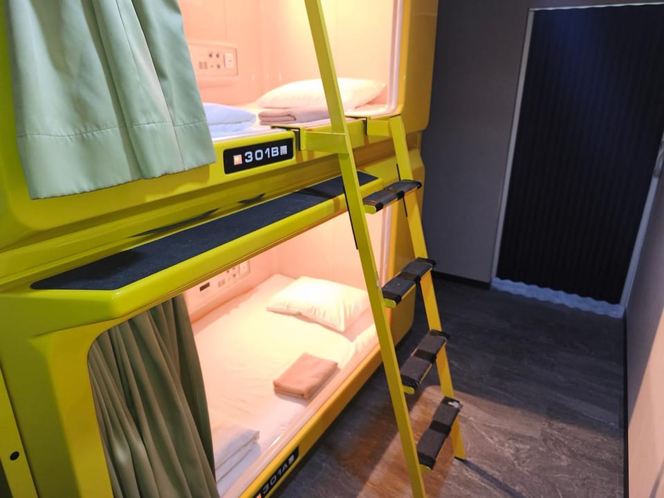 Photo of the whole room, bunk bed