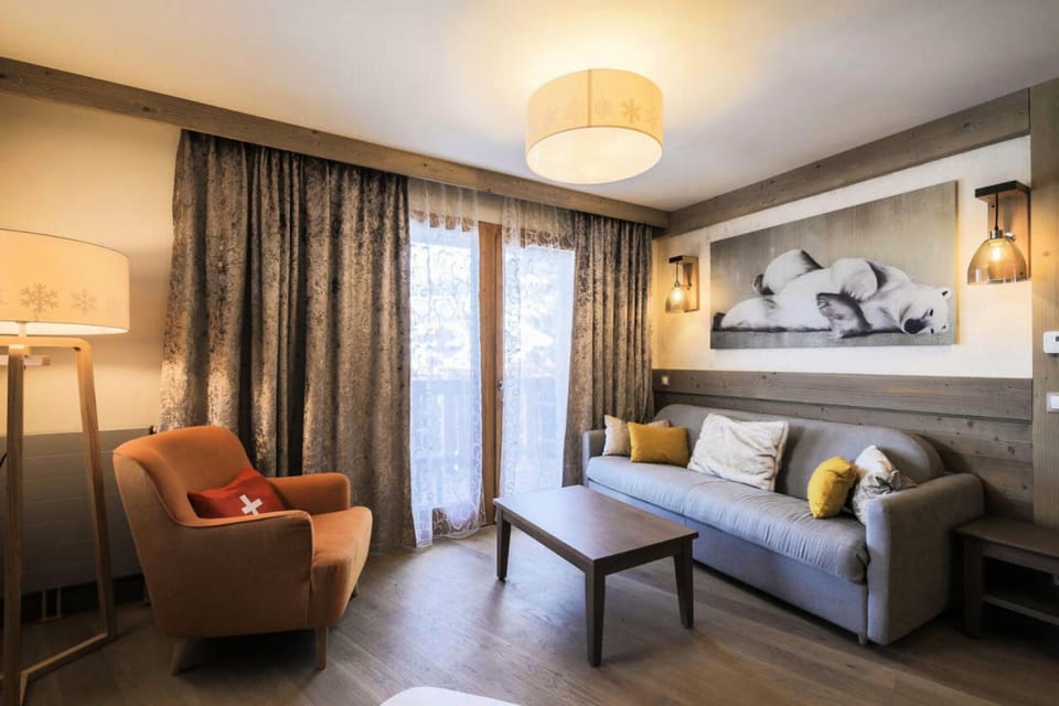 Bed, Living room, kitchen