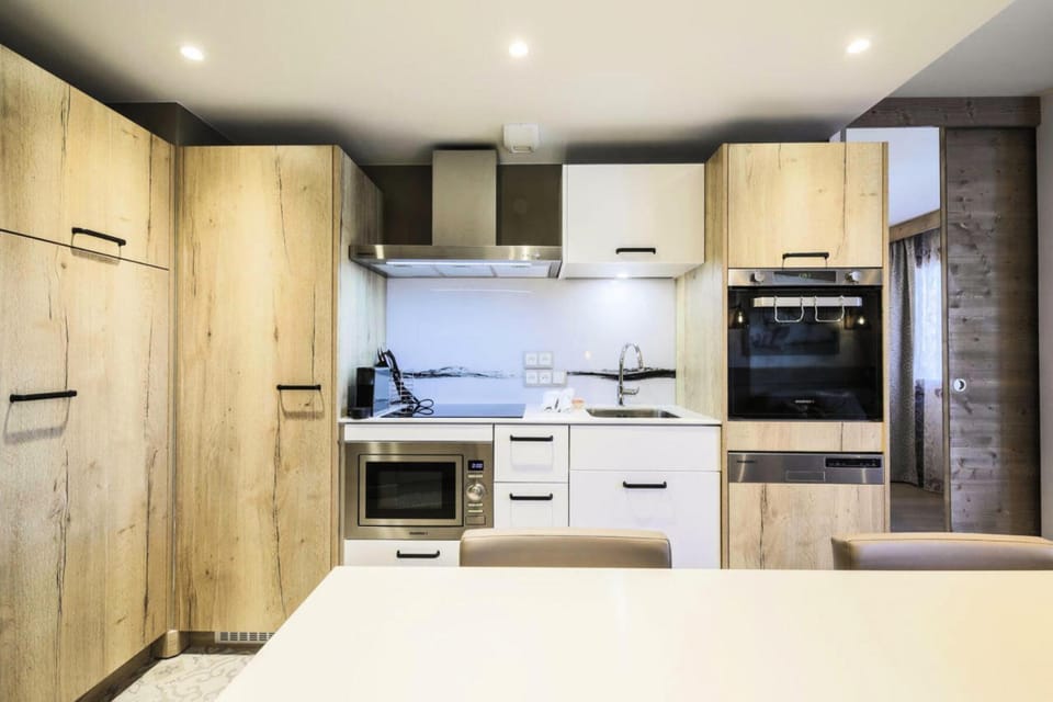 Bathroom, oven, kitchen