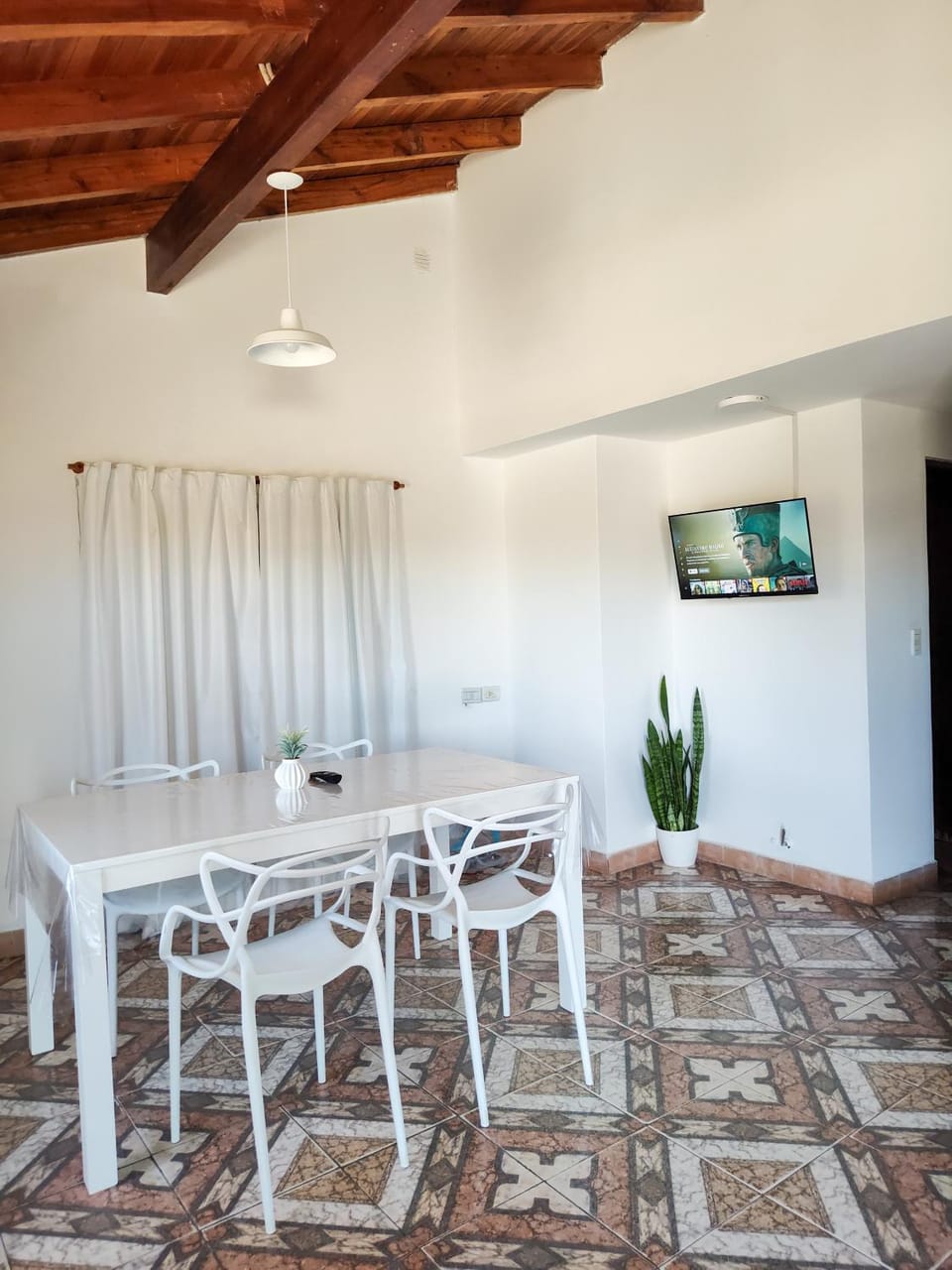 Seating area, Dining area